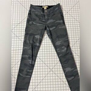 Democracy “Ab”Solution grey camo skinny pants